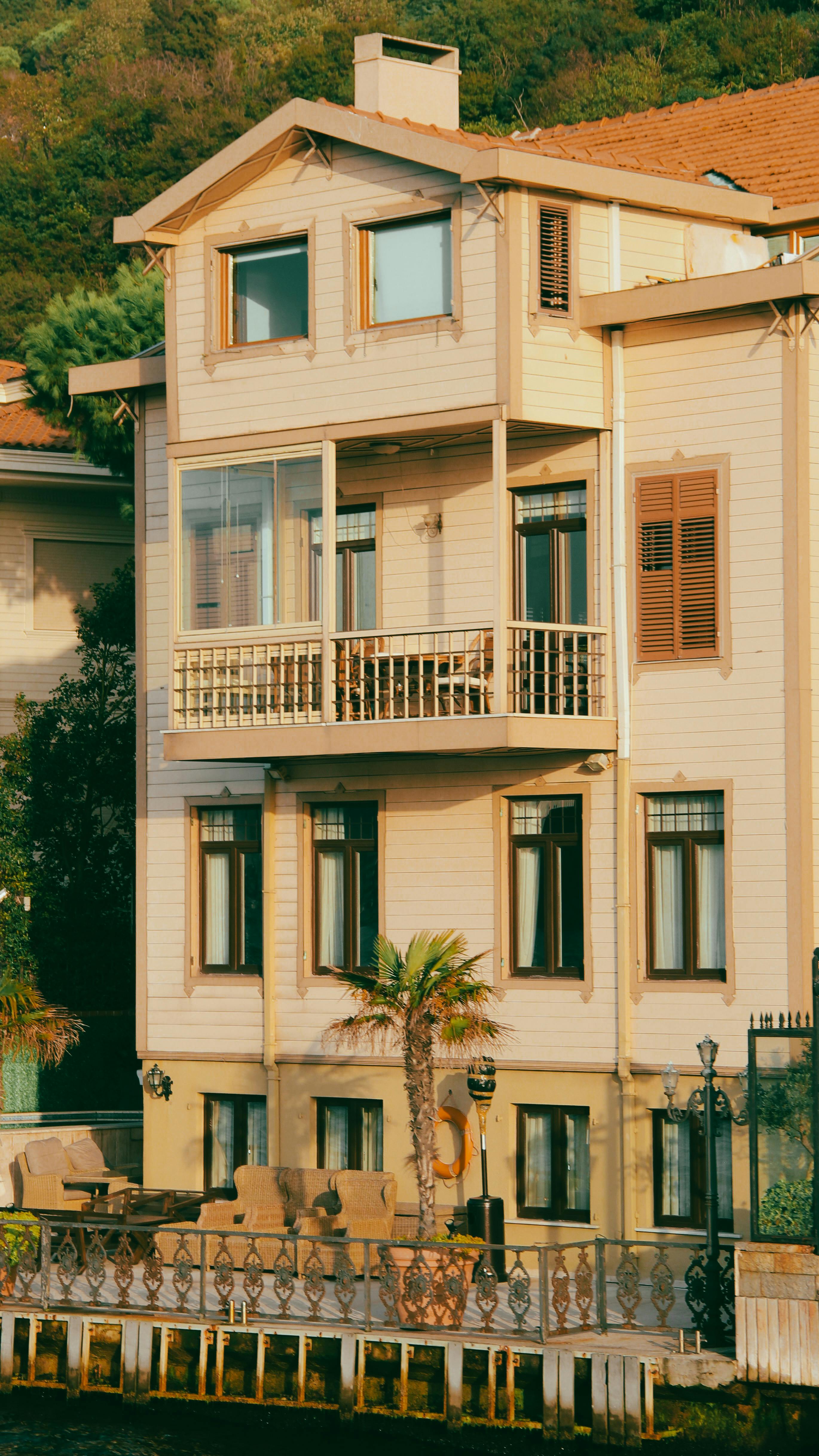 Luxury villa in Rego Park